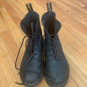 Doc Martin black Pascal Virginia boots